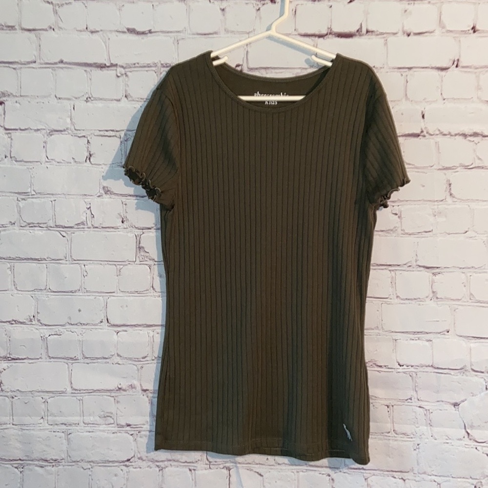 🌸Abercrombie Kids Olive Green Top Size 13/14